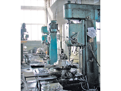 Vertical drilling machine